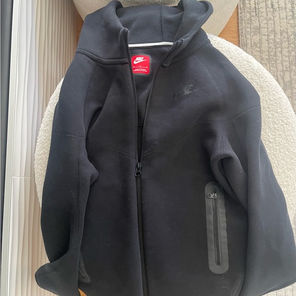 Black Nike Tech Fleece Hoodie - Picture 4 of 5